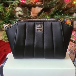 💝✨️NIB Givenchy Beauty Bag✨️💝